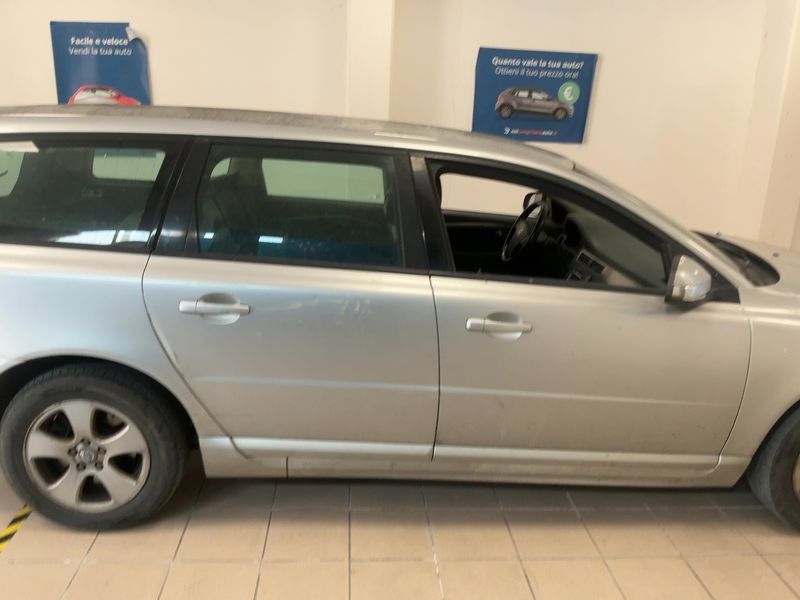 Volvo V70 2.0 D3 Momentum 2008 – снимка 10