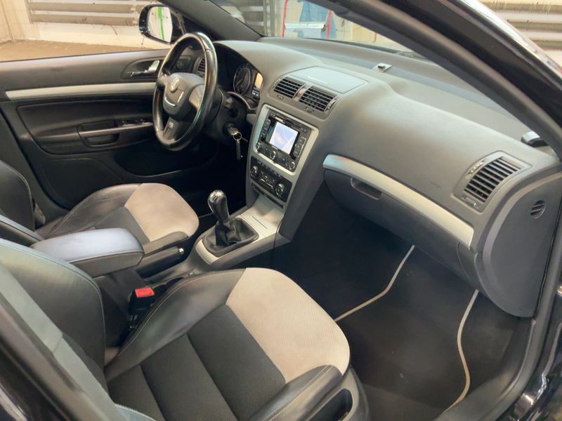 Skoda Octavia 2.0 TDI RS 2010 – снимка 11