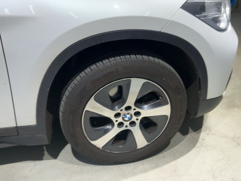 BMW X1 sDrive 20i Advantage 2017 – снимка 11