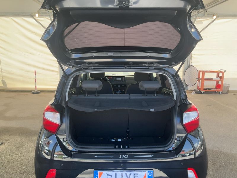 Hyundai i10 1.0 Tech 2022 – снимка 15