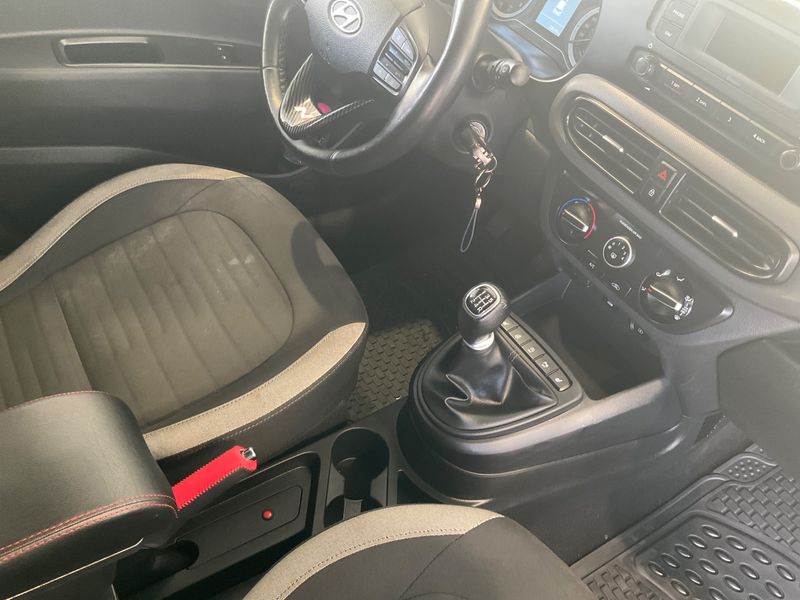 Hyundai i10 1.0 Tech 2022 – снимка 23