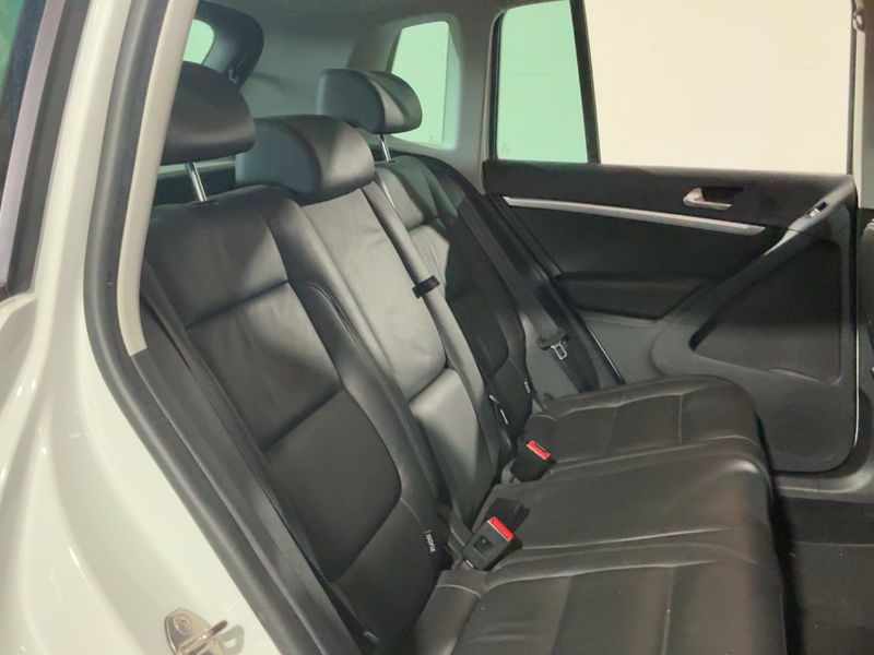 Volkswagen Tiguan 2.0 TSI 4Motion Sport 2015 – снимка 19