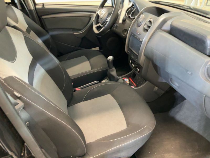 Dacia Duster 1.6 SCe LPG Laureate 4x2 2017 – снимка 17