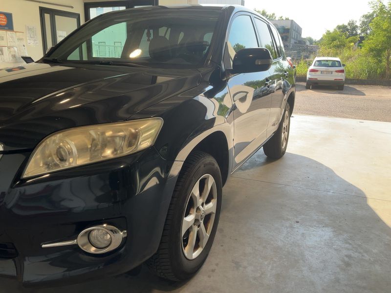 Toyota RAV 4 2.2 D-4D Crossover Exclusive 2011 – снимка 2