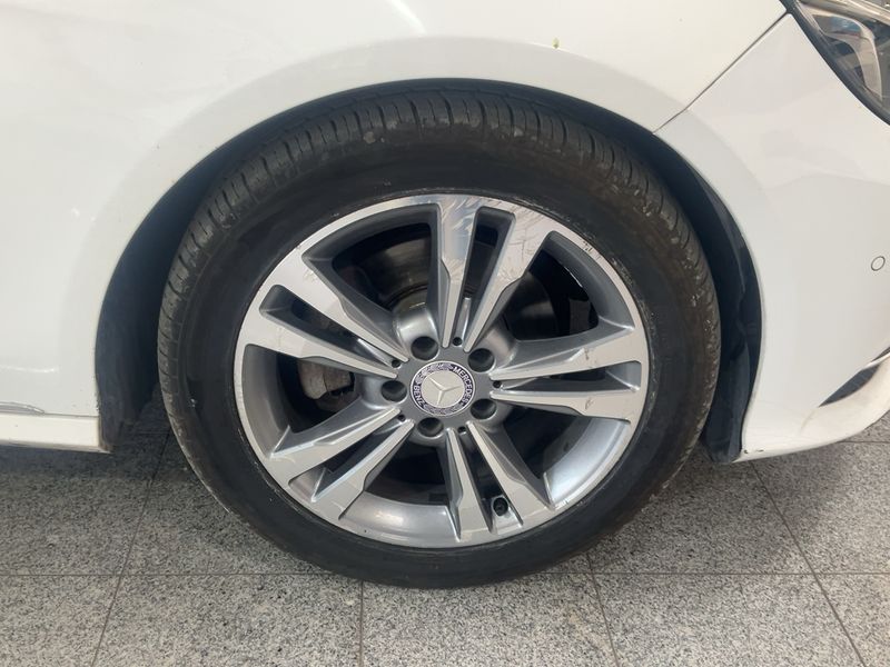Mercedes-Benz E-Klasse E 220 CDI BlueEfficiency Avantgarde 2014 – снимка 20