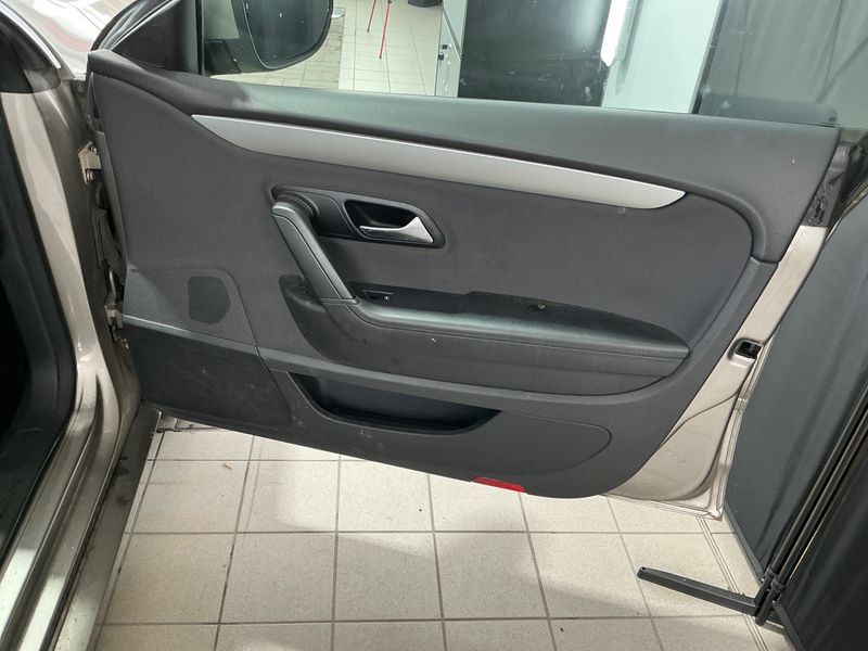Volkswagen Passat CC 2.0 TDI BlueMotion Tech 2011 – снимка 23