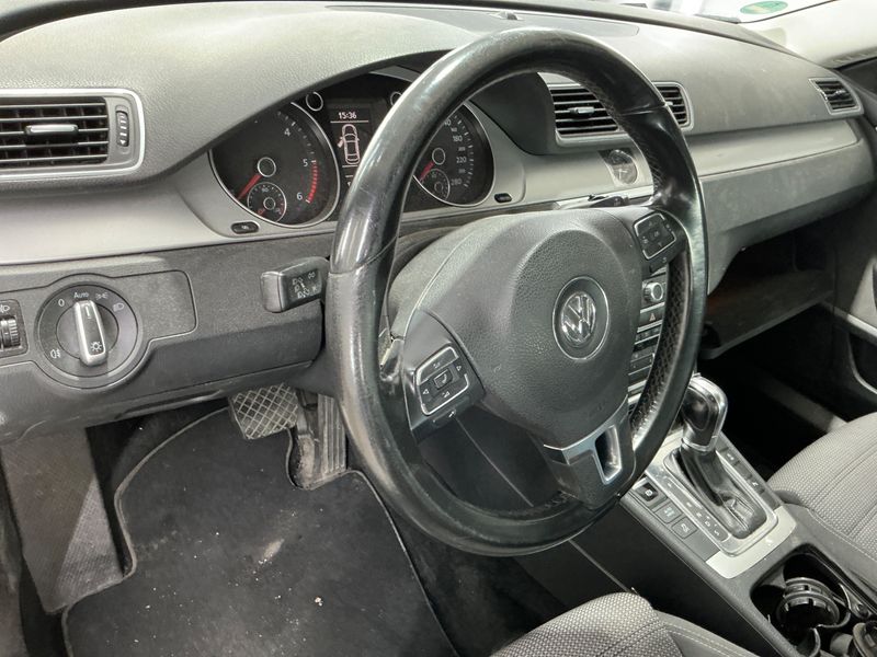Volkswagen Passat CC 2.0 TDI BlueMotion Tech 2011 – снимка 27