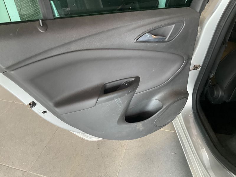 Opel Astra 1.6 CDTI 2016 – снимка 37