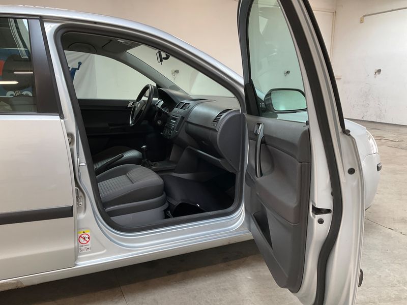 Volkswagen Polo 1.2 Trendline 2009 – снимка 3