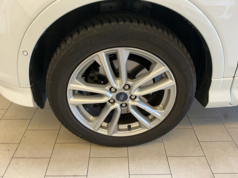 Ford Kuga 2.0 TDCi Individual 2015 – снимка 3