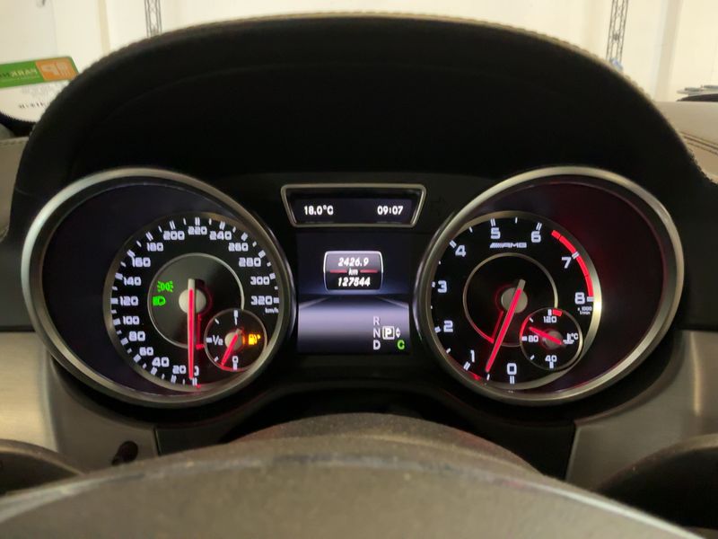 Mercedes-Benz M-Klasse ML 63 AMG 2015 – снимка 18