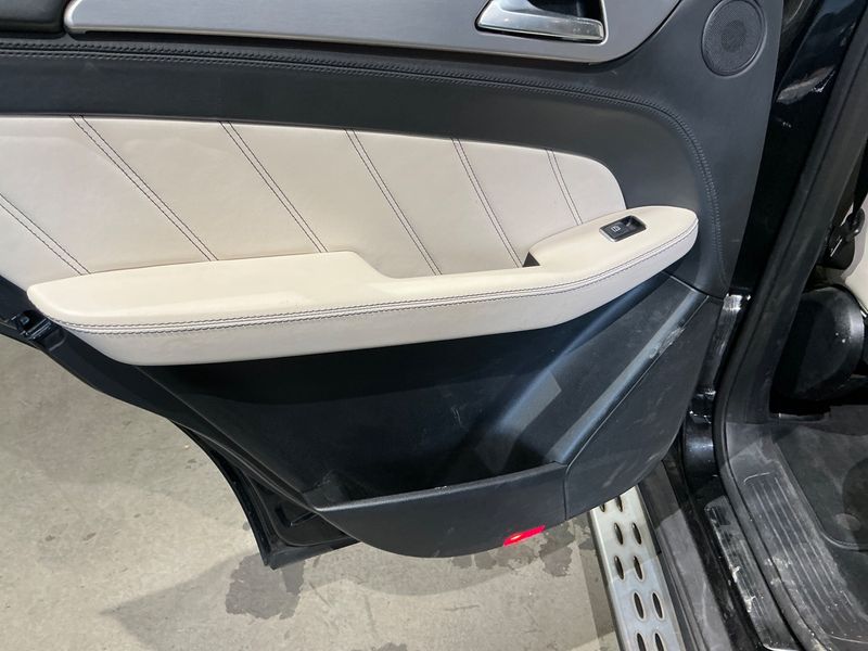 Mercedes-Benz M-Klasse ML 63 AMG 2015 – снимка 25