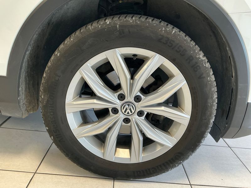 Volkswagen Tiguan 2.0 TDI Carat Edition 4Motion BlueMotion Tech 2016 – снимка 11