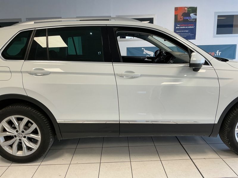 Volkswagen Tiguan 2.0 TDI Carat Edition 4Motion BlueMotion Tech 2016 – снимка 10