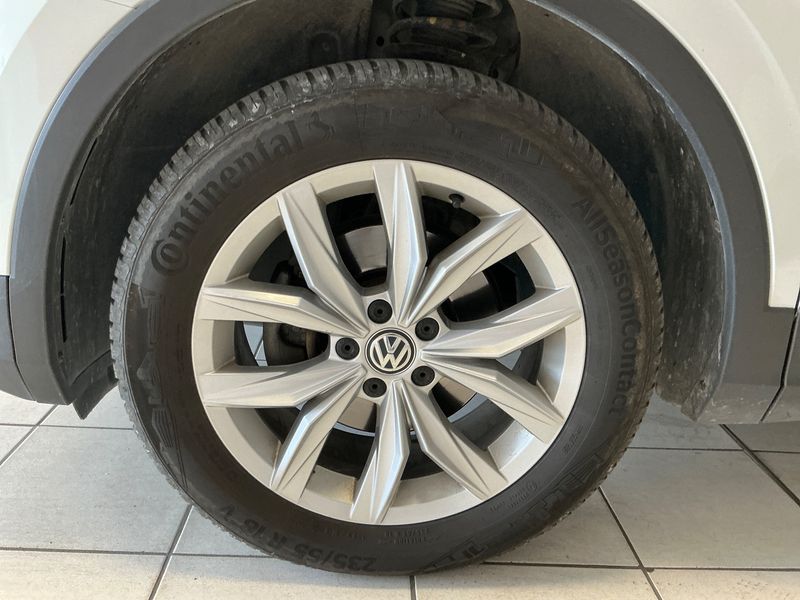 Volkswagen Tiguan 2.0 TDI Carat Edition 4Motion BlueMotion Tech 2016 – снимка 3