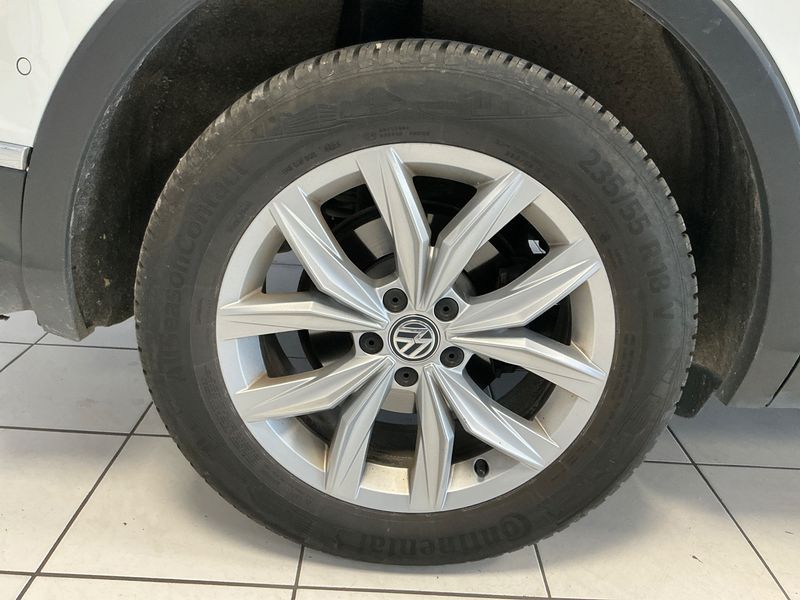 Volkswagen Tiguan 2.0 TDI Carat Edition 4Motion BlueMotion Tech 2016 – снимка 9