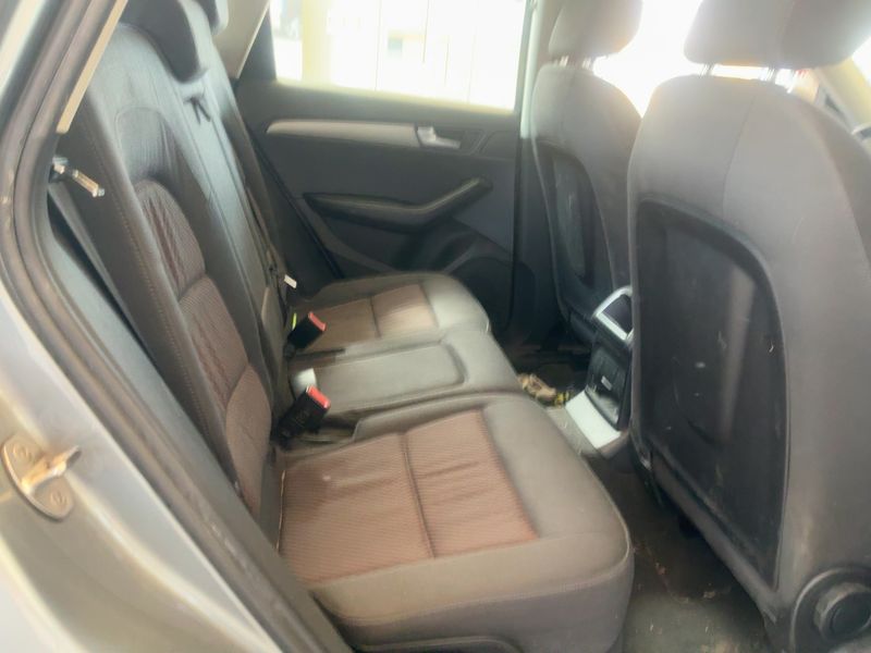 Audi Q5 2.0 TDI quattro 2009 – снимка 19