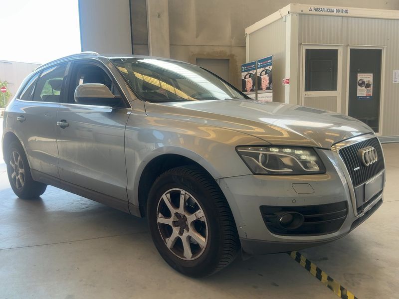 Audi Q5 2.0 TDI quattro 2009 – снимка 12