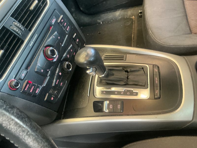 Audi Q5 2.0 TDI quattro 2009 – снимка 29