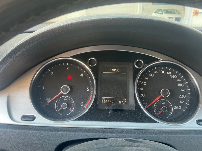 Volkswagen Passat 2.0 TDI Highline BlueMotion Tech 2012 – снимка 4