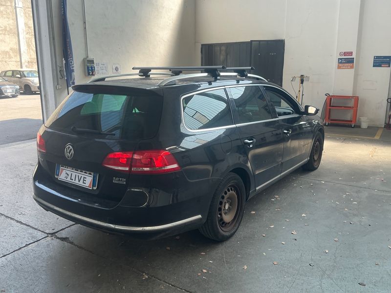 Volkswagen Passat 2.0 TDI Highline BlueMotion Tech 2012 – снимка 2