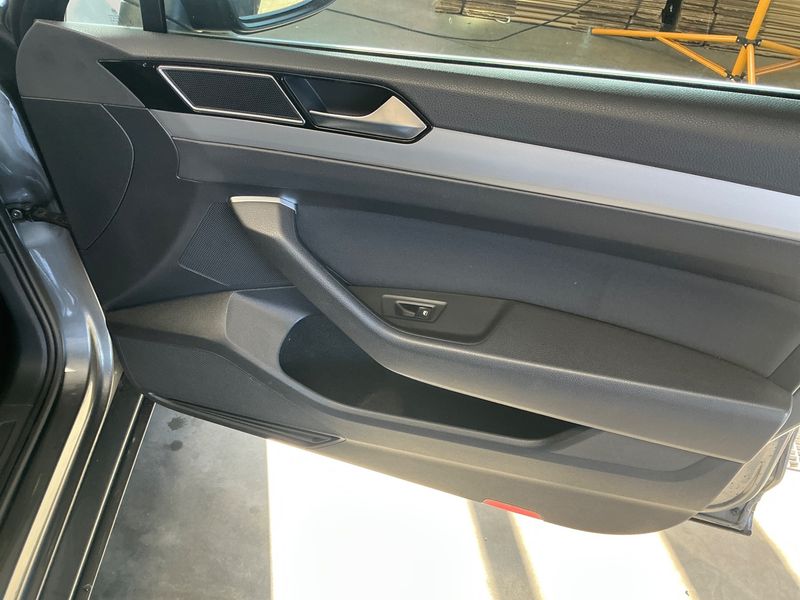 Volkswagen Passat 2.0 TDI Comfortline BlueMotion Tech 2017 – снимка 24