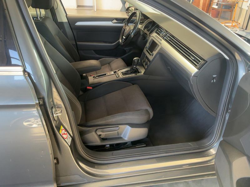 Volkswagen Passat 2.0 TDI Comfortline BlueMotion Tech 2017 – снимка 17