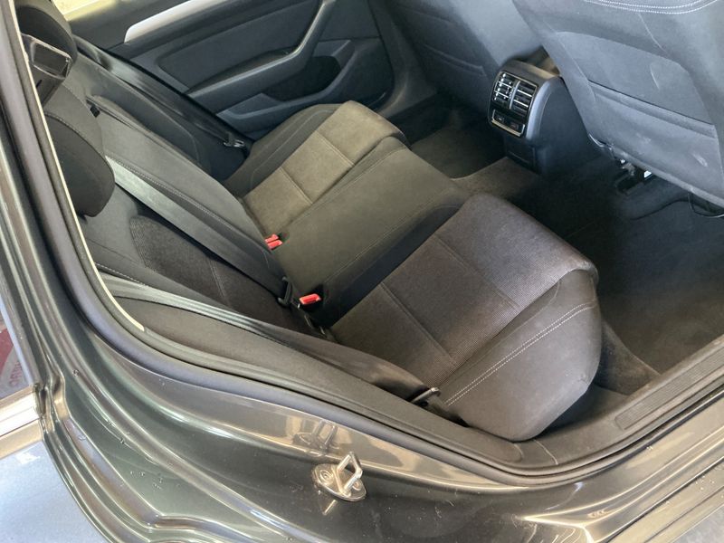 Volkswagen Passat 2.0 TDI Comfortline BlueMotion Tech 2017 – снимка 30