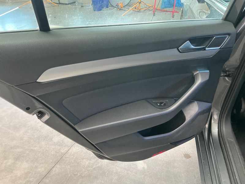 Volkswagen Passat 2.0 TDI Comfortline BlueMotion Tech 2017 – снимка 27