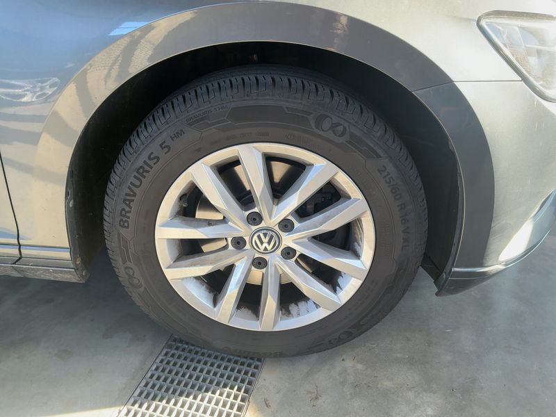 Volkswagen Passat 2.0 TDI Comfortline BlueMotion Tech 2017 – снимка 11