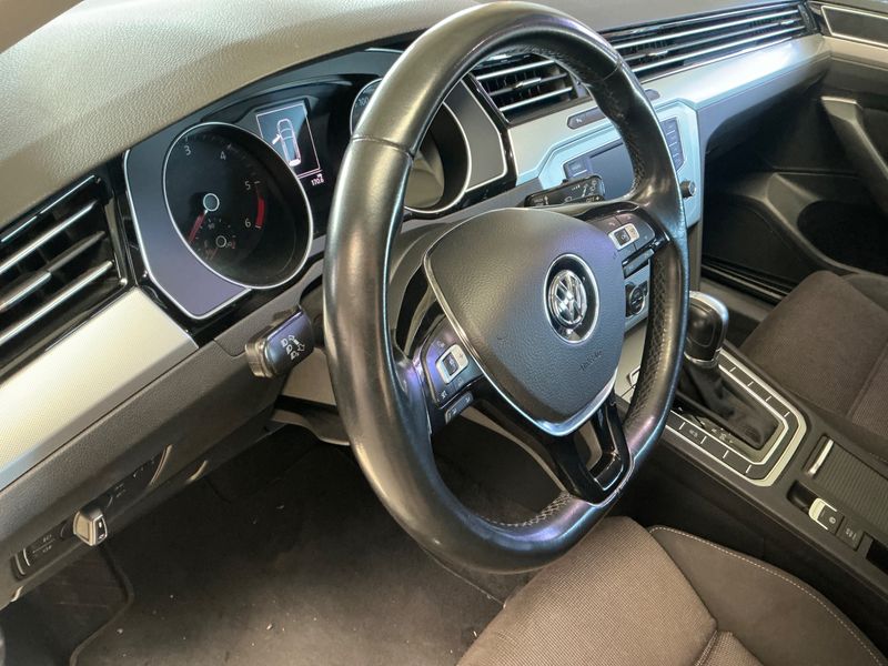 Volkswagen Passat 2.0 TDI Comfortline BlueMotion Tech 2017 – снимка 33