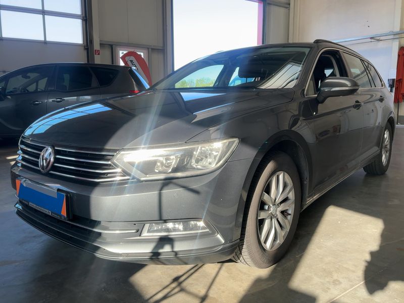 Volkswagen Passat 2.0 TDI Comfortline BlueMotion Tech 2017 – снимка 1