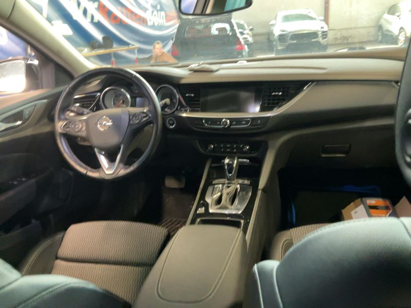 Opel Insignia Sports Tourer 1.5 SIDI Turbo Business Edition 2018 – снимка 18