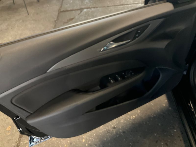Opel Insignia Sports Tourer 1.5 SIDI Turbo Business Edition 2018 – снимка 32