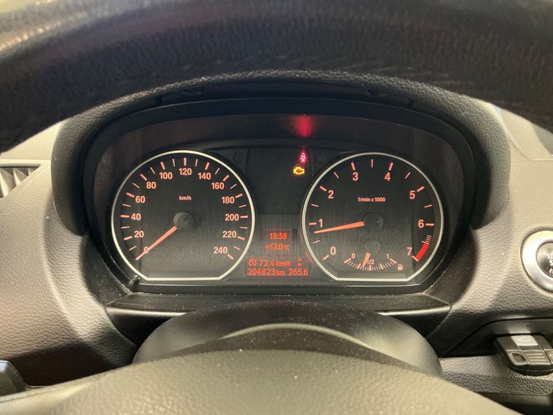 BMW 1er 118i 2011 – снимка 4