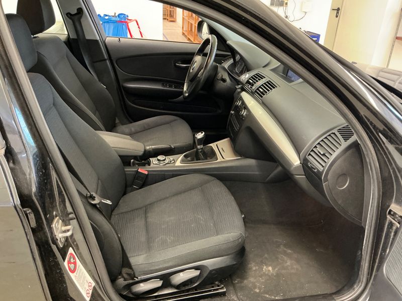 BMW 1er 118i 2011 – снимка 3