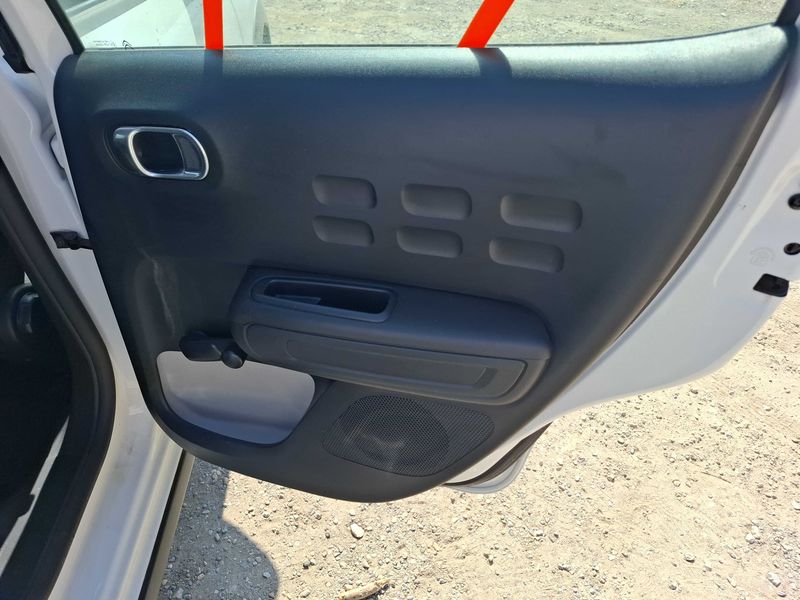 Citroen C3 1.5 Blue-HDi Société Feel Nav 2021 – снимка 37