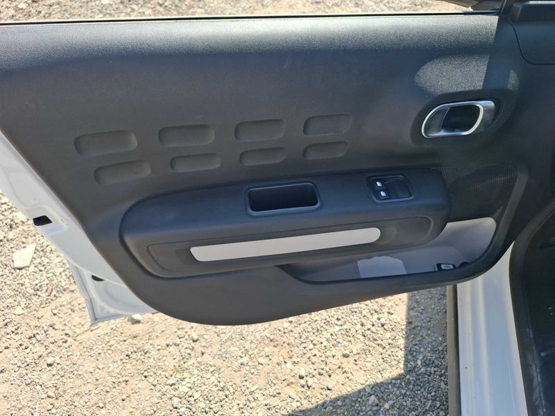 Citroen C3 1.5 Blue-HDi Société Feel Nav 2021 – снимка на щета 49