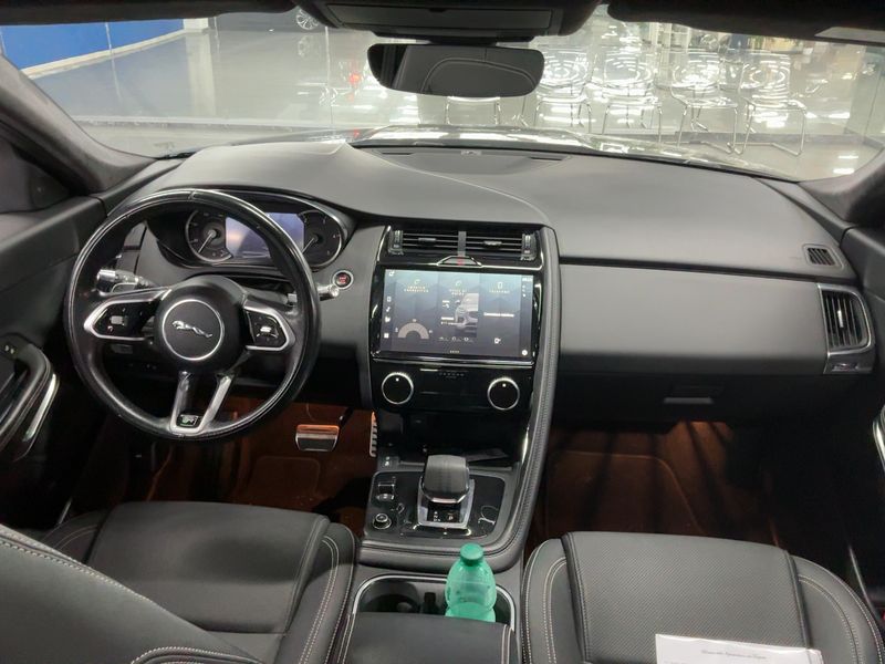 Jaguar E-Pace D200 Mild-Hybrid R-Dynamic AWD 2021 – снимка 17