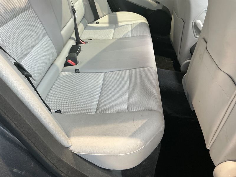 Mercedes-Benz C-Klasse C 200 CGI T BlueEfficiency Avantgarde 2013 – снимка 25