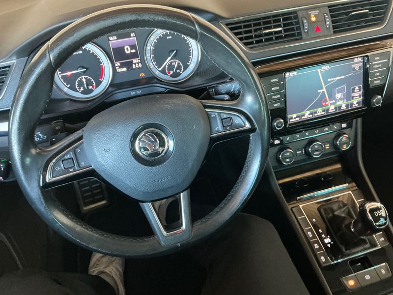 Skoda Superb 2.0 TDI Laurin & Klement 4x4 2016 – снимка 17