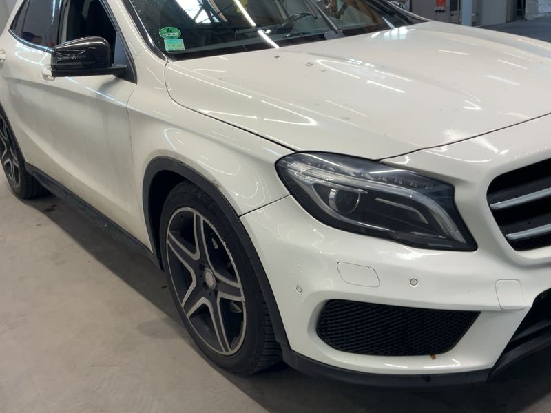Mercedes-Benz GLA-Klasse GLA 200 d AMG Line 2015 – снимка 12