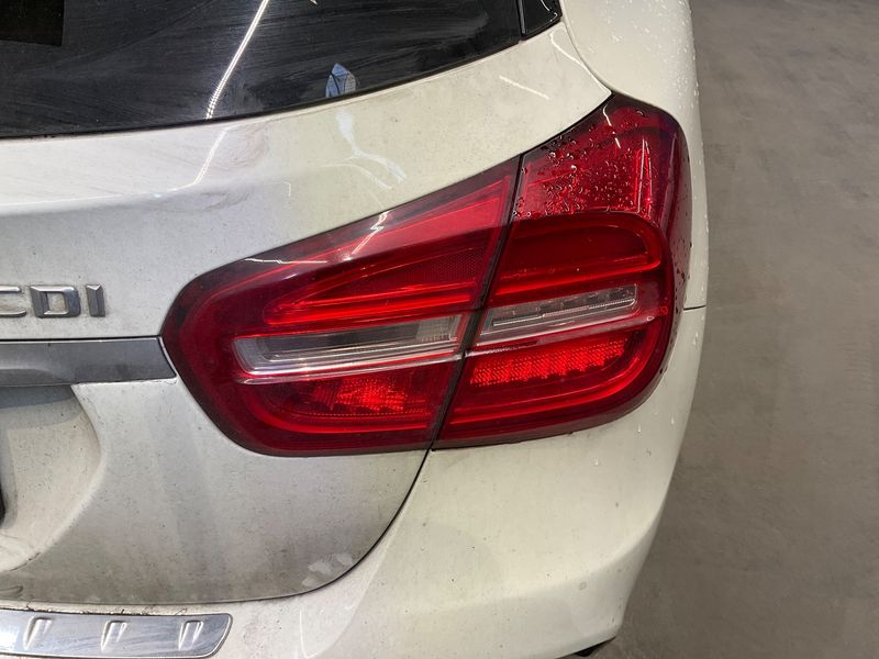 Mercedes-Benz GLA-Klasse GLA 200 d AMG Line 2015 – снимка 41