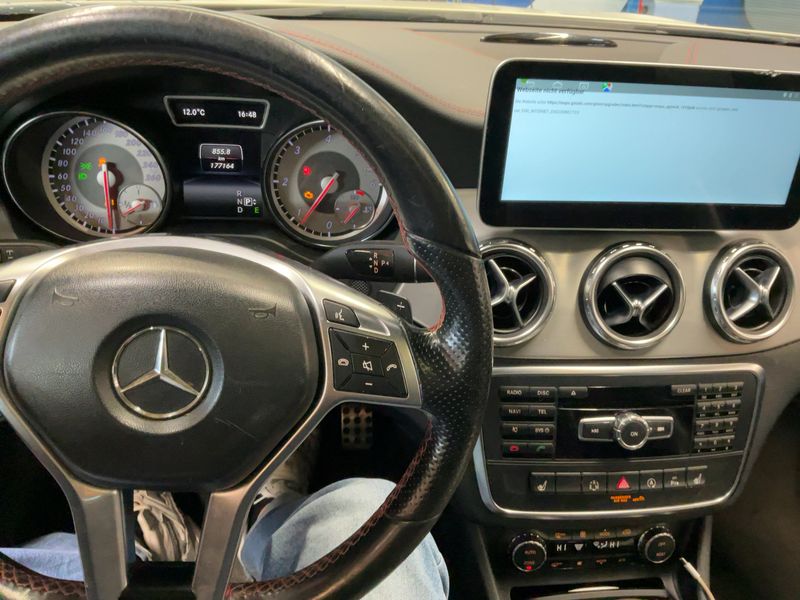 Mercedes-Benz GLA-Klasse GLA 200 d AMG Line 2015 – снимка 18