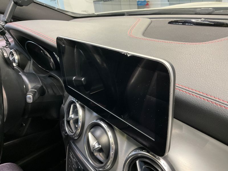 Mercedes-Benz GLA-Klasse GLA 200 d AMG Line 2015 – снимка 32