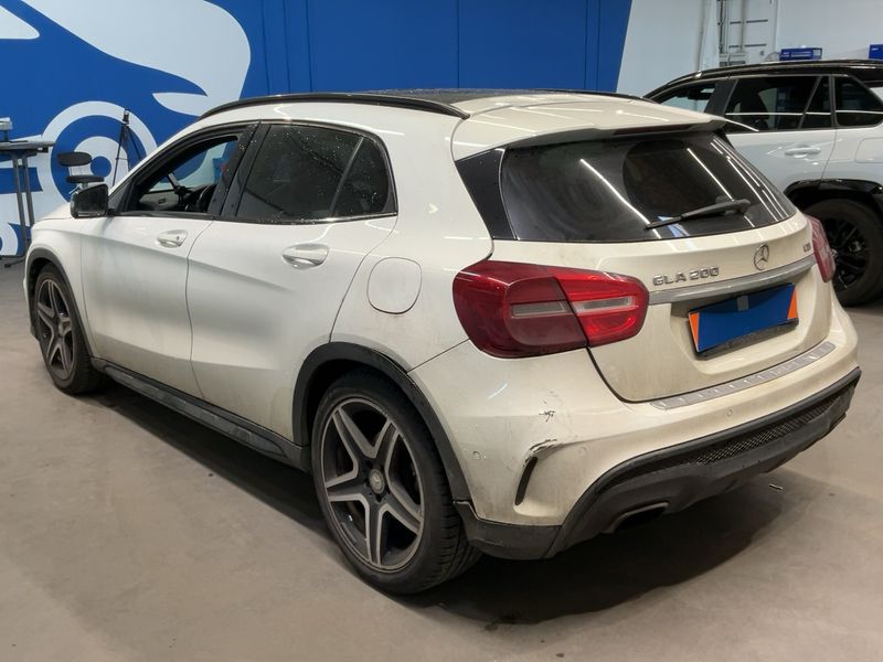 Mercedes-Benz GLA-Klasse GLA 200 d AMG Line 2015 – снимка 6