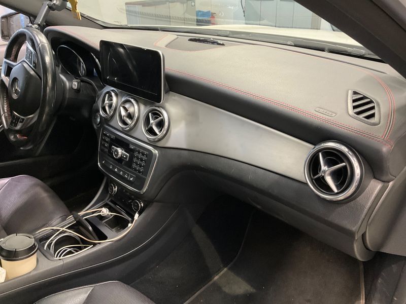 Mercedes-Benz GLA-Klasse GLA 200 d AMG Line 2015 – снимка 29