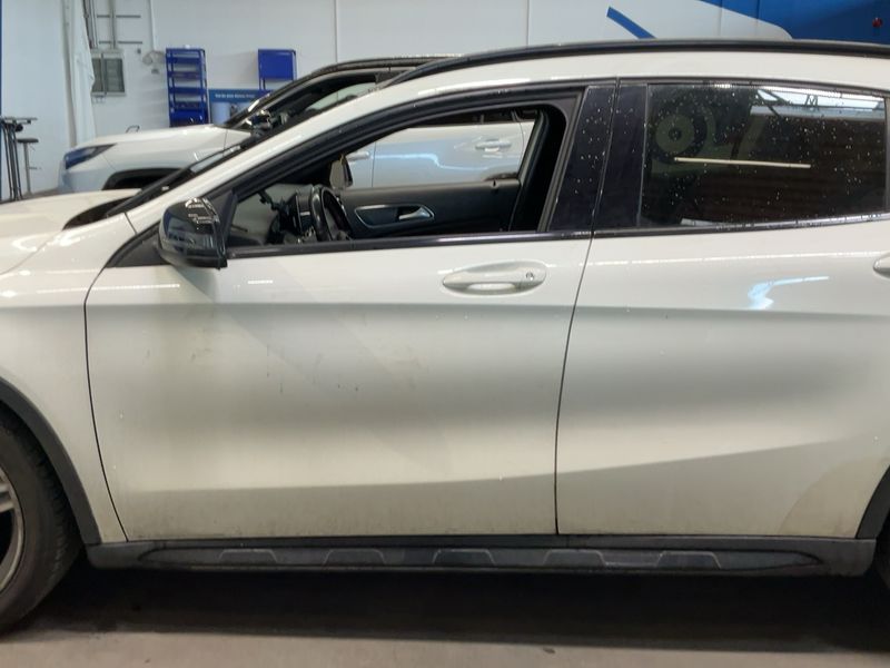 Mercedes-Benz GLA-Klasse GLA 200 d AMG Line 2015 – снимка 4