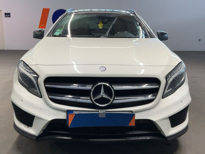 Mercedes-Benz GLA-Klasse GLA 200 d AMG Line 2015 – снимка 14