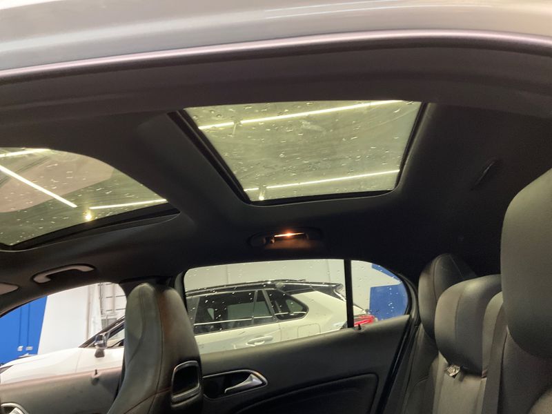 Mercedes-Benz GLA-Klasse GLA 200 d AMG Line 2015 – снимка 31